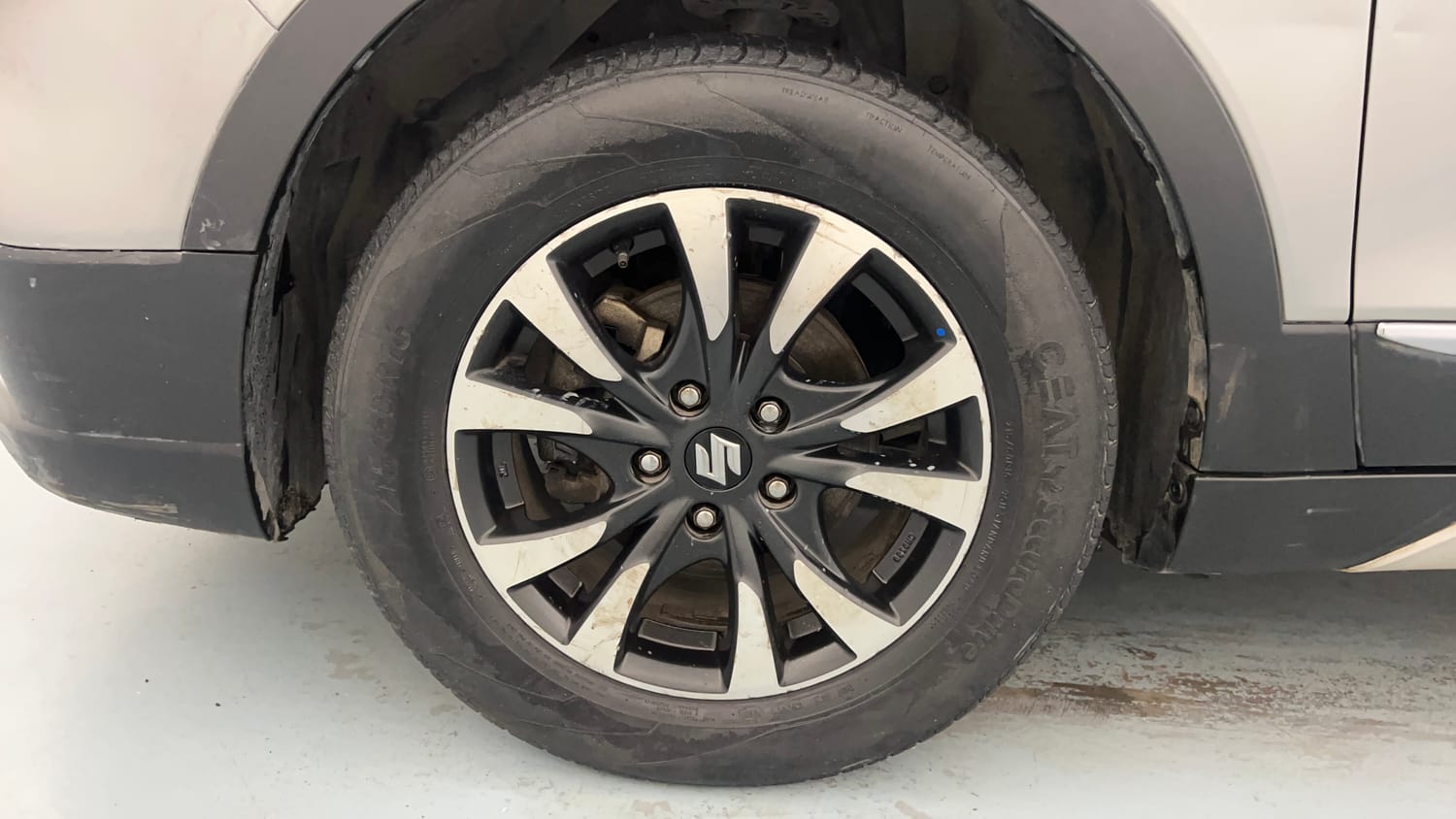 Used 2019 Maruti Suzuki S-Cross Delta 1.3 Diesel Manual tyres LEFT FRONT TYRE RIM VIEW