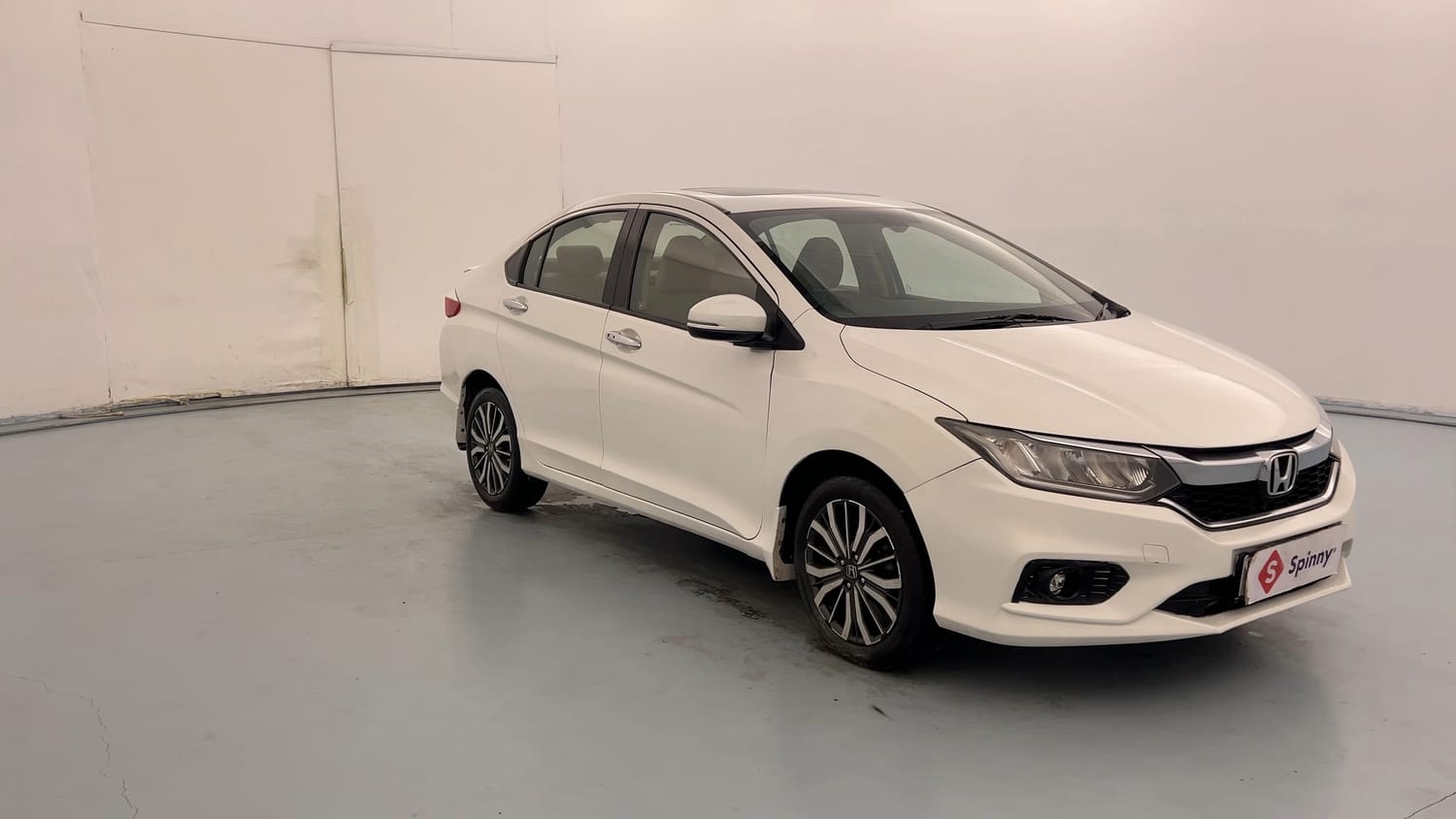 Used 2020 Honda City ZX Petrol Petrol Manual exterior RIGHT FRONT CORNER VIEW