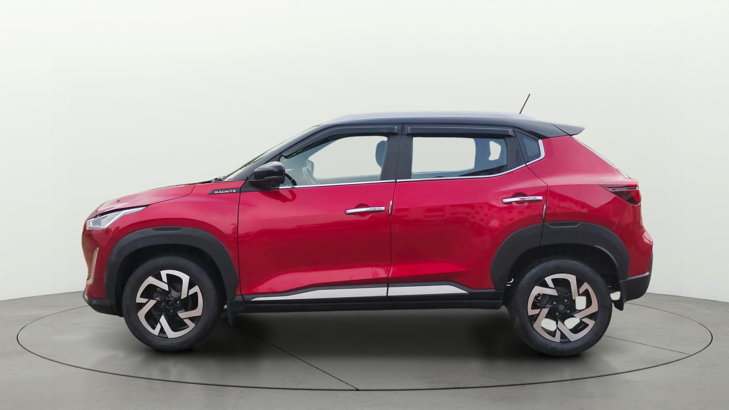 Used 2022 Nissan Magnite XV Premium Turbo CVT Dual Tone Petrol Automatic exterior LEFT SIDE VIEW