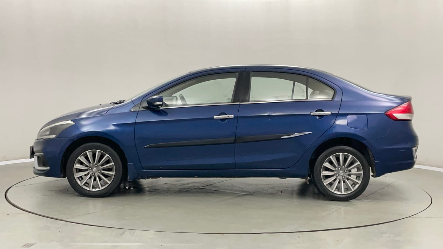Used 2019 Maruti Suzuki Ciaz Alpha Hybrid 1.5 Petrol Manual exterior LEFT SIDE VIEW