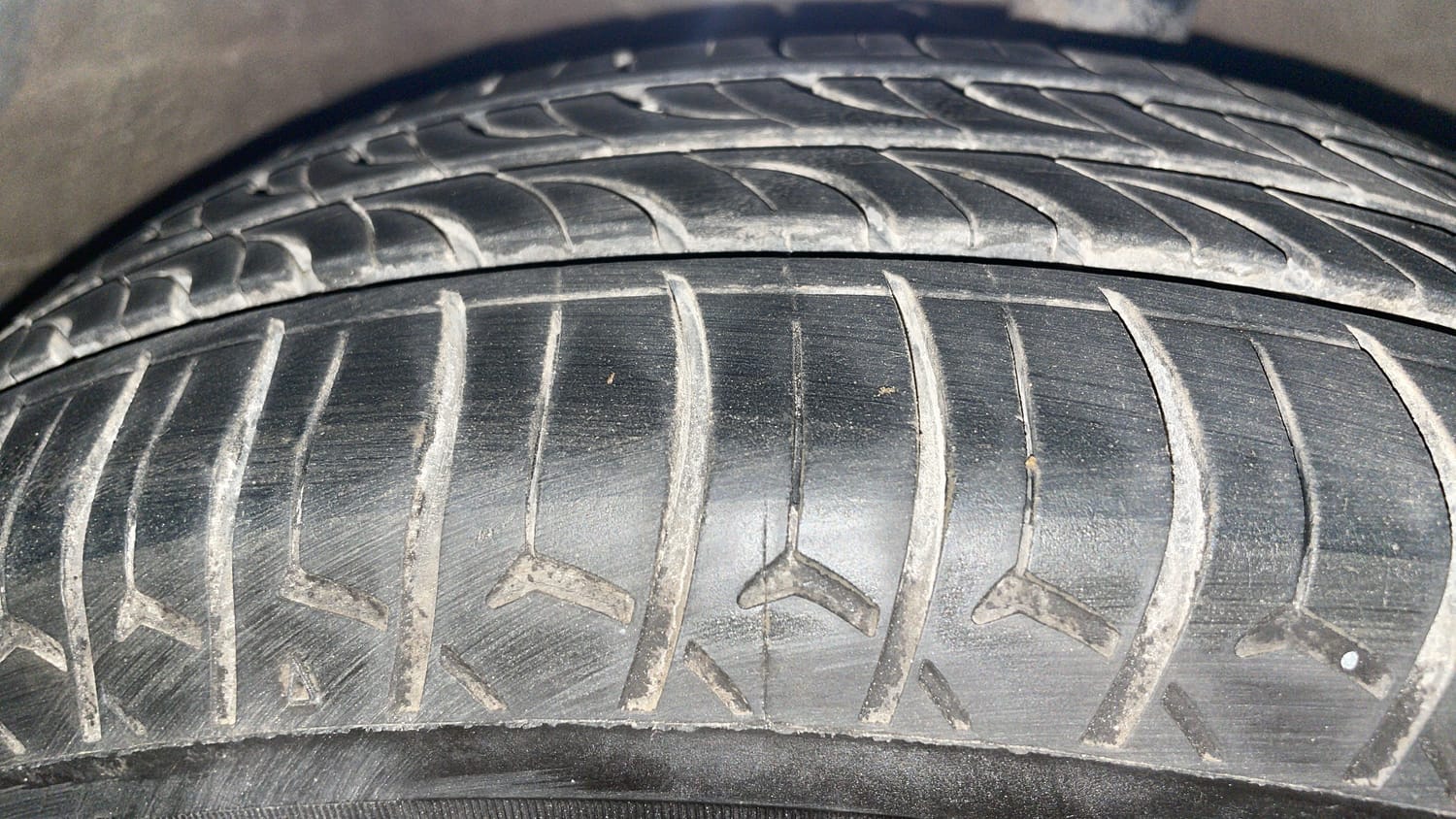 Used 2014 Hyundai Xcent S 1.2 (O) Petrol Manual tyres RIGHT FRONT TYRE TREAD VIEW