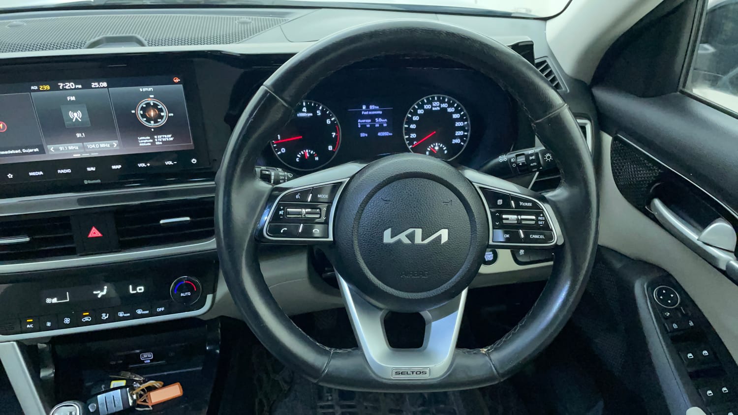 Used 2022 Kia Seltos HTX 1.5 Petrol Manual interior STEERING VIEW