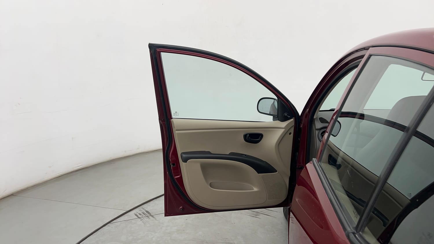 Used 2016 Hyundai i10 Magna 1.1 iRDE2 Petrol Manual interior LEFT FRONT DOOR OPEN VIEW