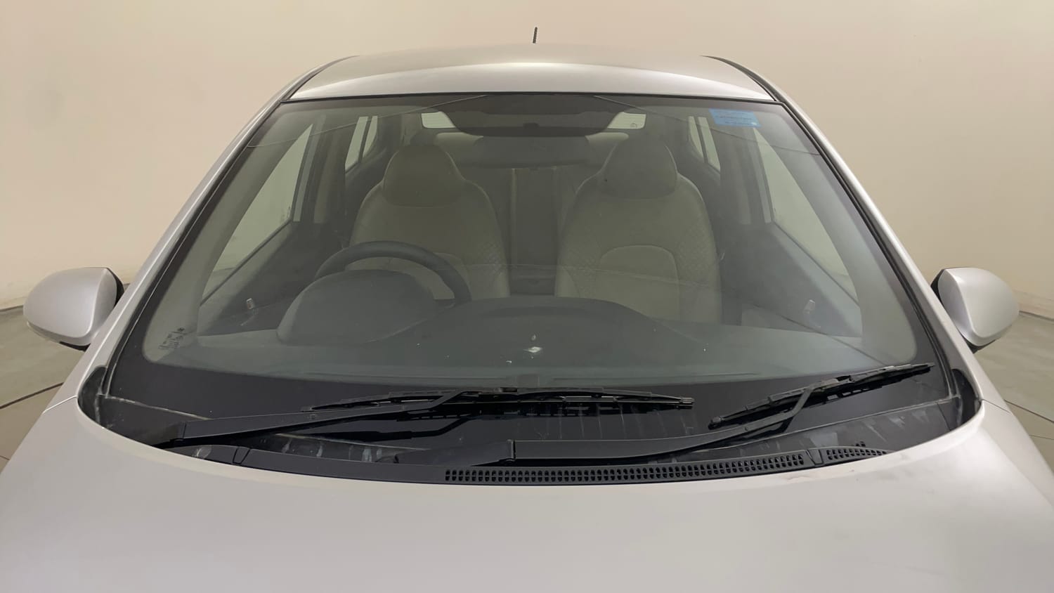 Used 2014 Hyundai Xcent S 1.2 (O) Petrol Manual exterior FRONT WINDSHIELD VIEW