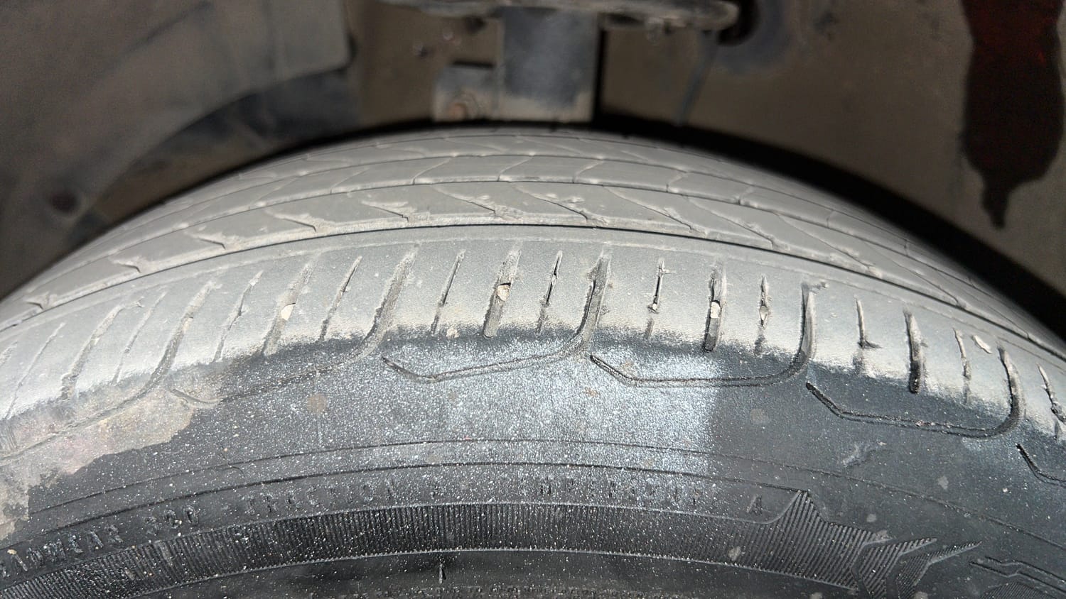 Used 2018 Maruti Suzuki Baleno Alpha 1.2 Petrol Manual tyres LEFT FRONT TYRE TREAD VIEW