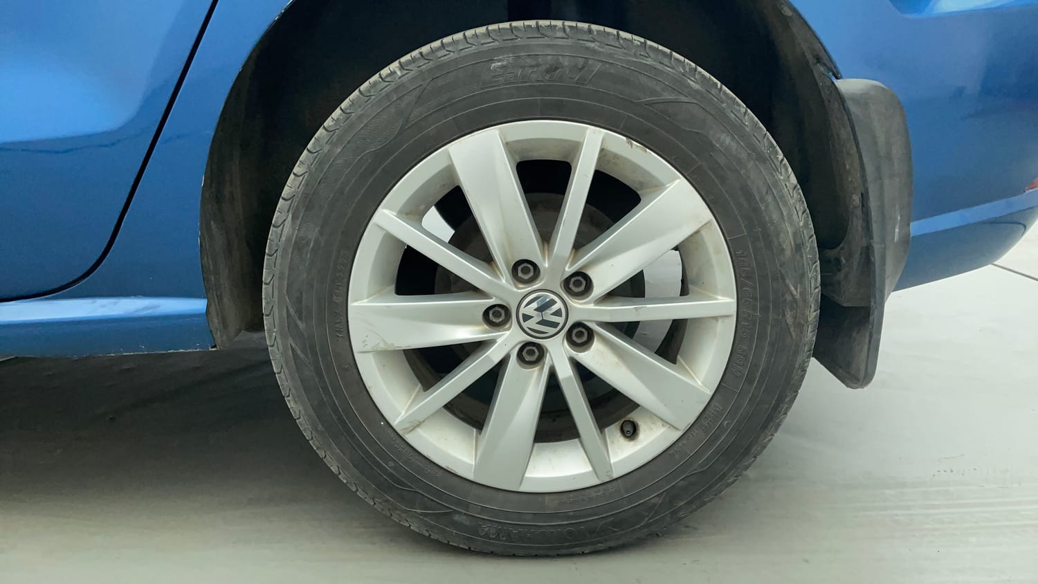 Used 2017 Volkswagen Ameo Highline1.2L (P) Petrol Manual tyres LEFT REAR TYRE RIM VIEW