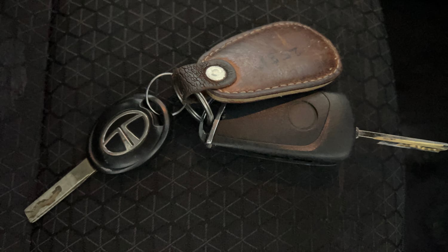 Used 2021 Tata Altroz XM Petrol Petrol Manual extra CAR KEY VIEW