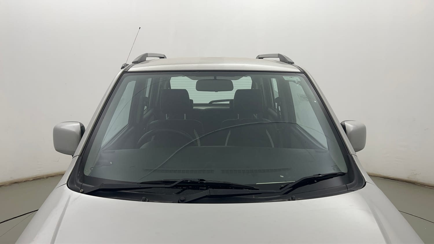 Used 2017 Maruti Suzuki Wagon R VXI Petrol Manual exterior FRONT WINDSHIELD VIEW