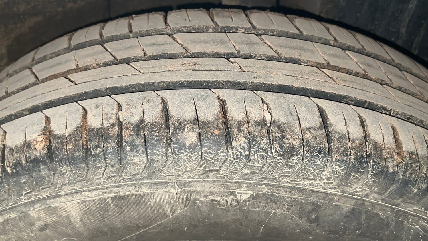 Used 2023 Tata Punch Accomplished MT Petrol Manual tyres LEFT REAR TYRE TREAD VIEW