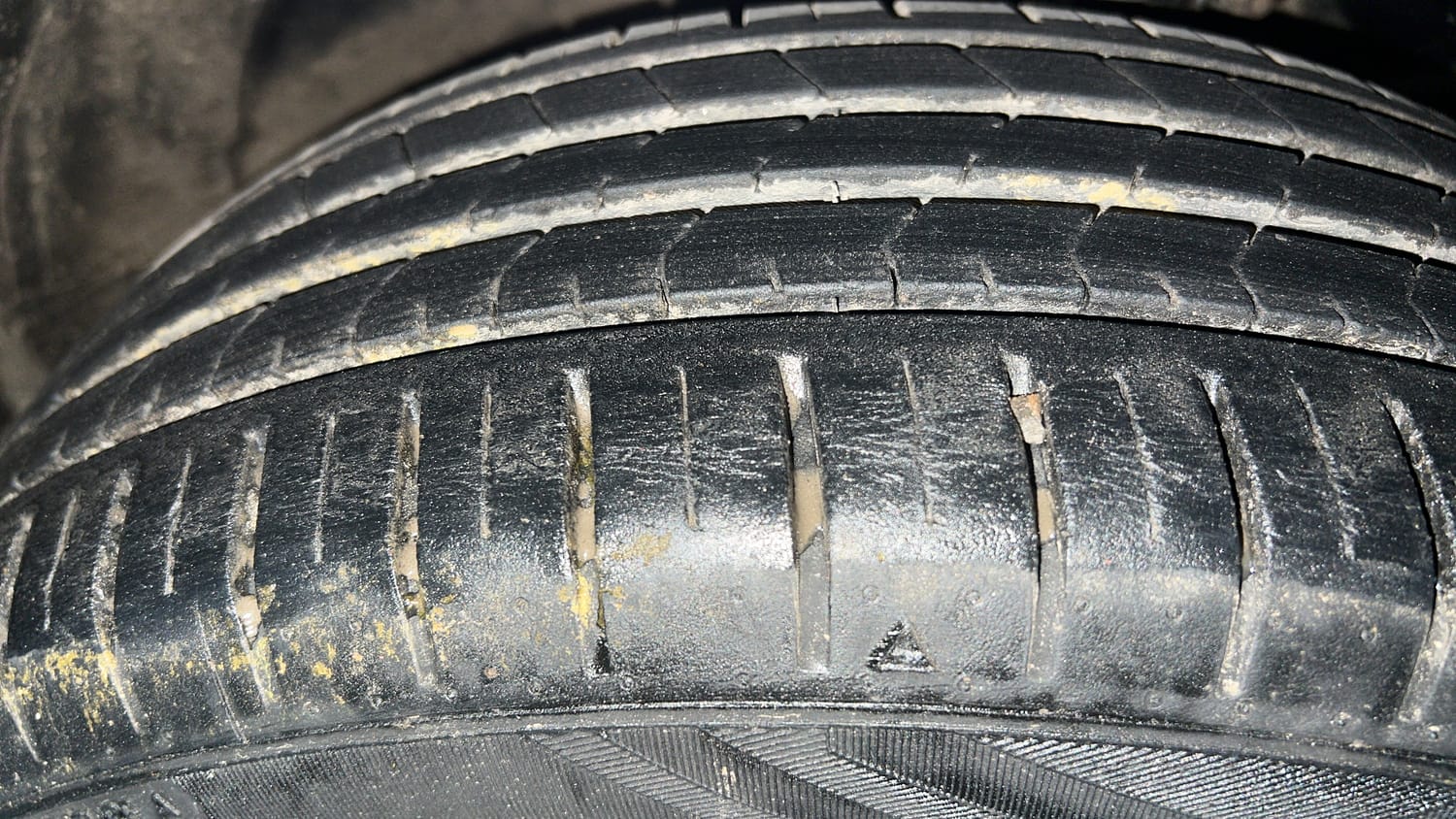 Used 2021 Maruti Suzuki Baleno Zeta Petrol Manual tyres RIGHT FRONT TYRE TREAD VIEW