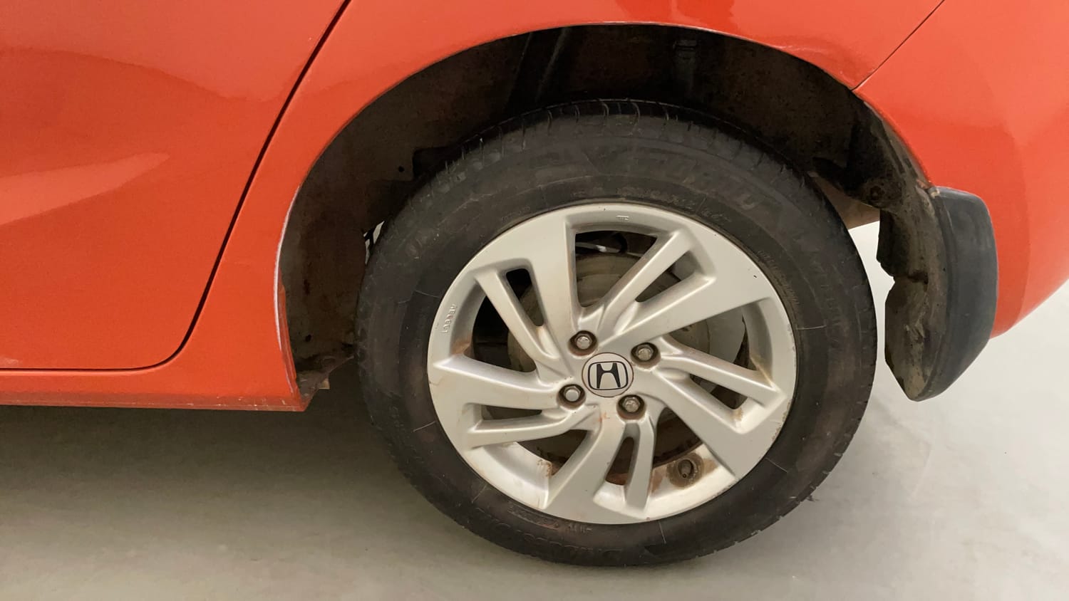Used 2016 Honda Jazz V Petrol Petrol Manual tyres LEFT REAR TYRE RIM VIEW