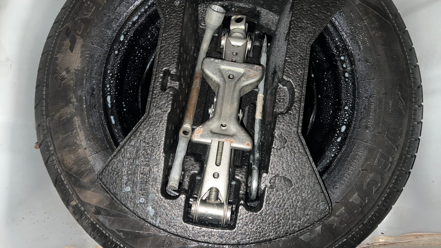 Used 2018 Maruti Suzuki Celerio LXi Petrol Manual tyres SPARE TYRE VIEW