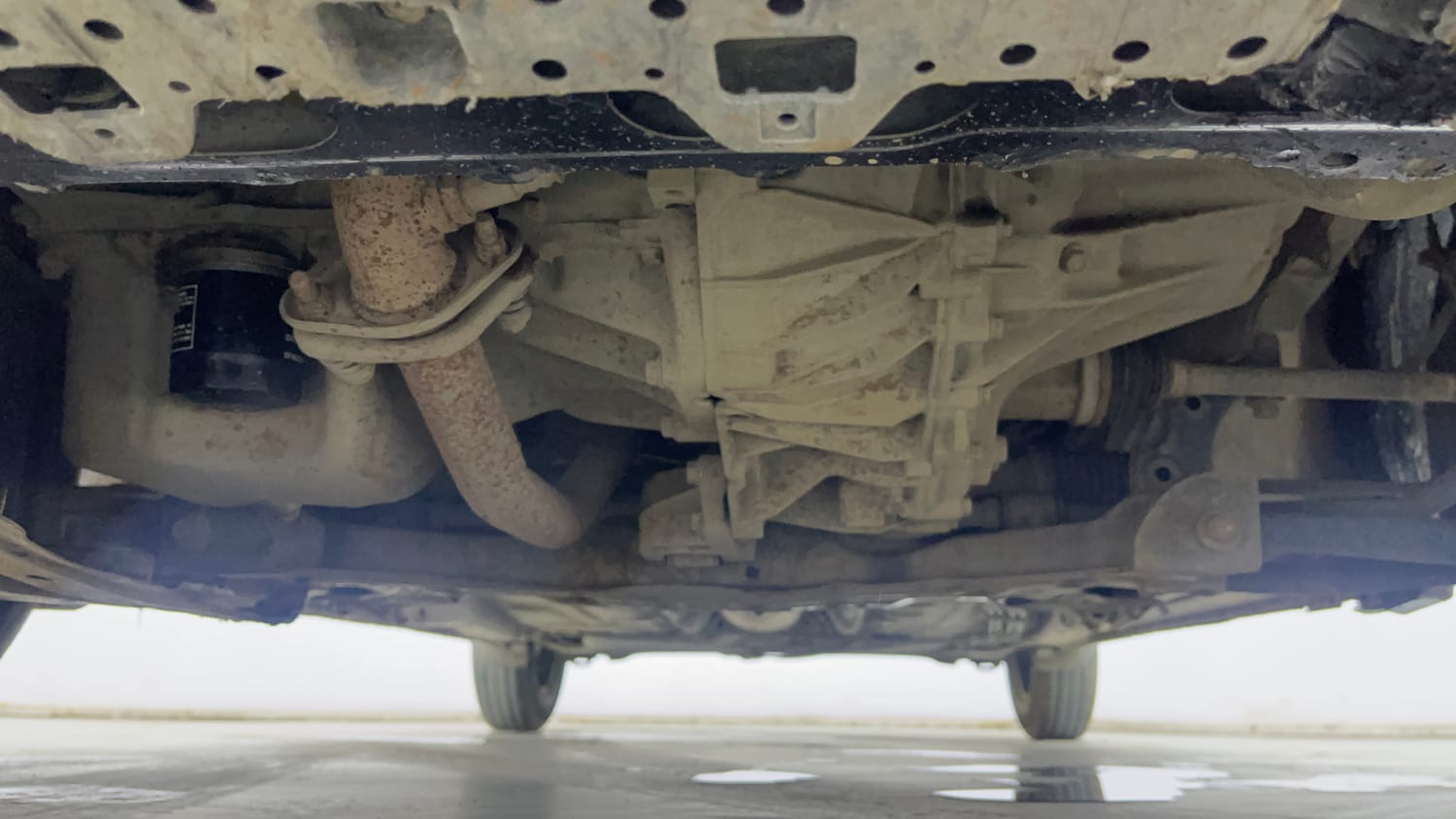 Used 2017 Maruti Suzuki Dzire VXi AMT Petrol Automatic extra FRONT LEFT UNDERBODY VIEW