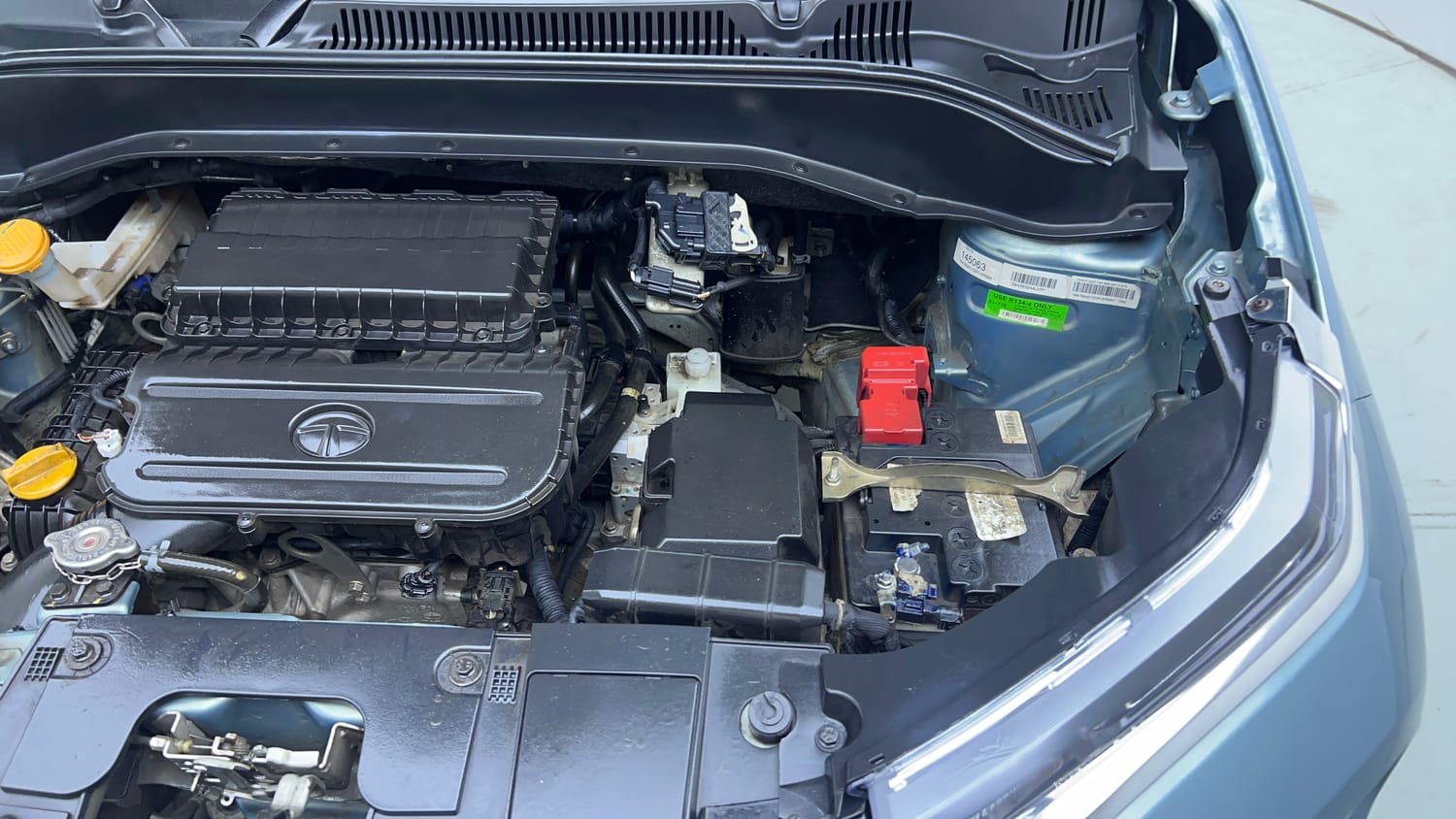 Used 2022 Tata Punch Accomplished AMT Petrol Automatic engine ENGINE LEFT SIDE VIEW