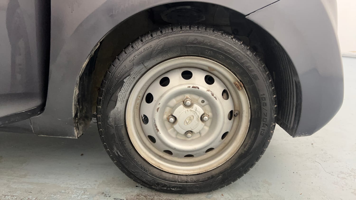 Used 2017 Hyundai Eon Era + AirBag Petrol Manual tyres RIGHT FRONT TYRE RIM VIEW