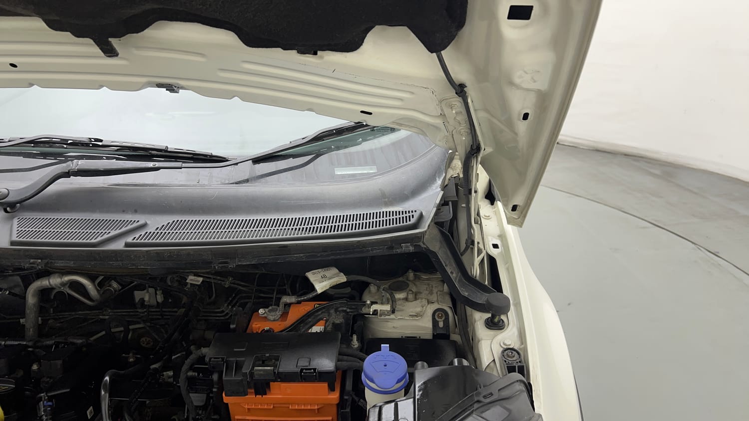 Used 2019 Ford EcoSport Titanium 1.5L Ti-VCT Petrol Manual engine ENGINE LEFT SIDE HINGE & APRON VIEW