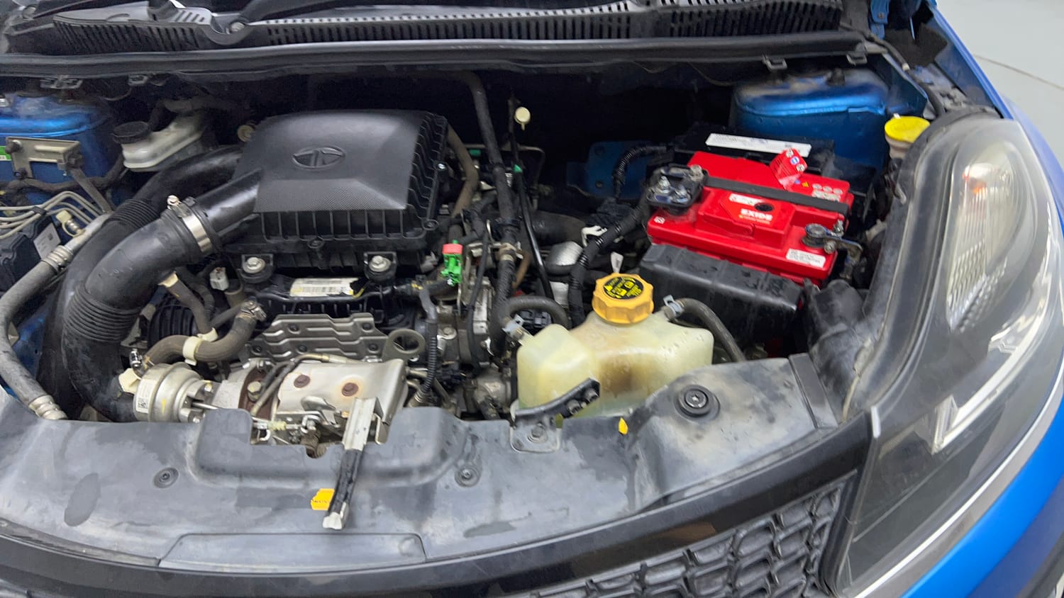 Used 2020 Tata Nexon XZ Plus Petrol Manual engine ENGINE LEFT SIDE VIEW