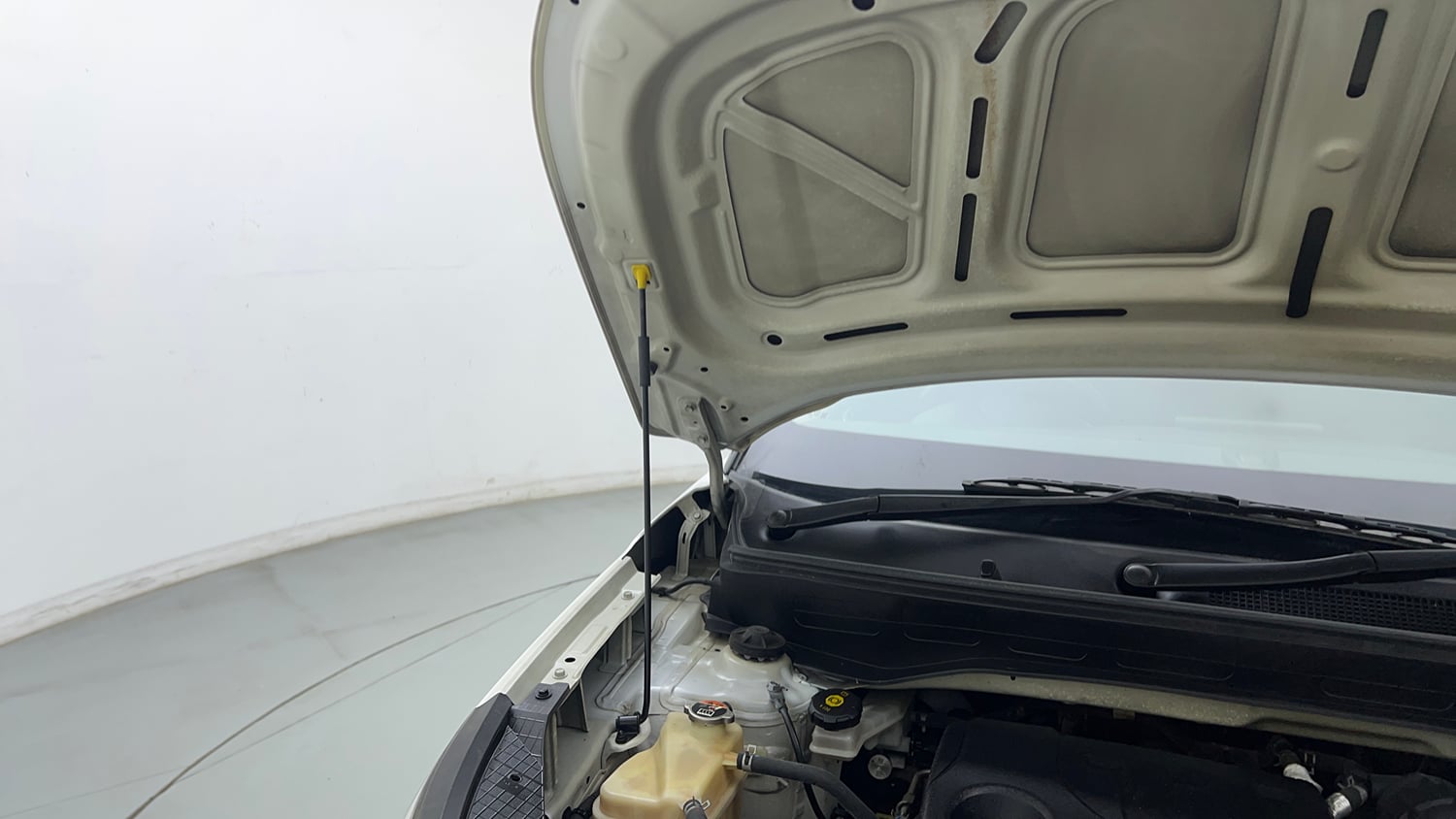 Used 2021 Hyundai Venue SX 1.0 Turbo Petrol Manual engine ENGINE RIGHT SIDE HINGE & APRON VIEW