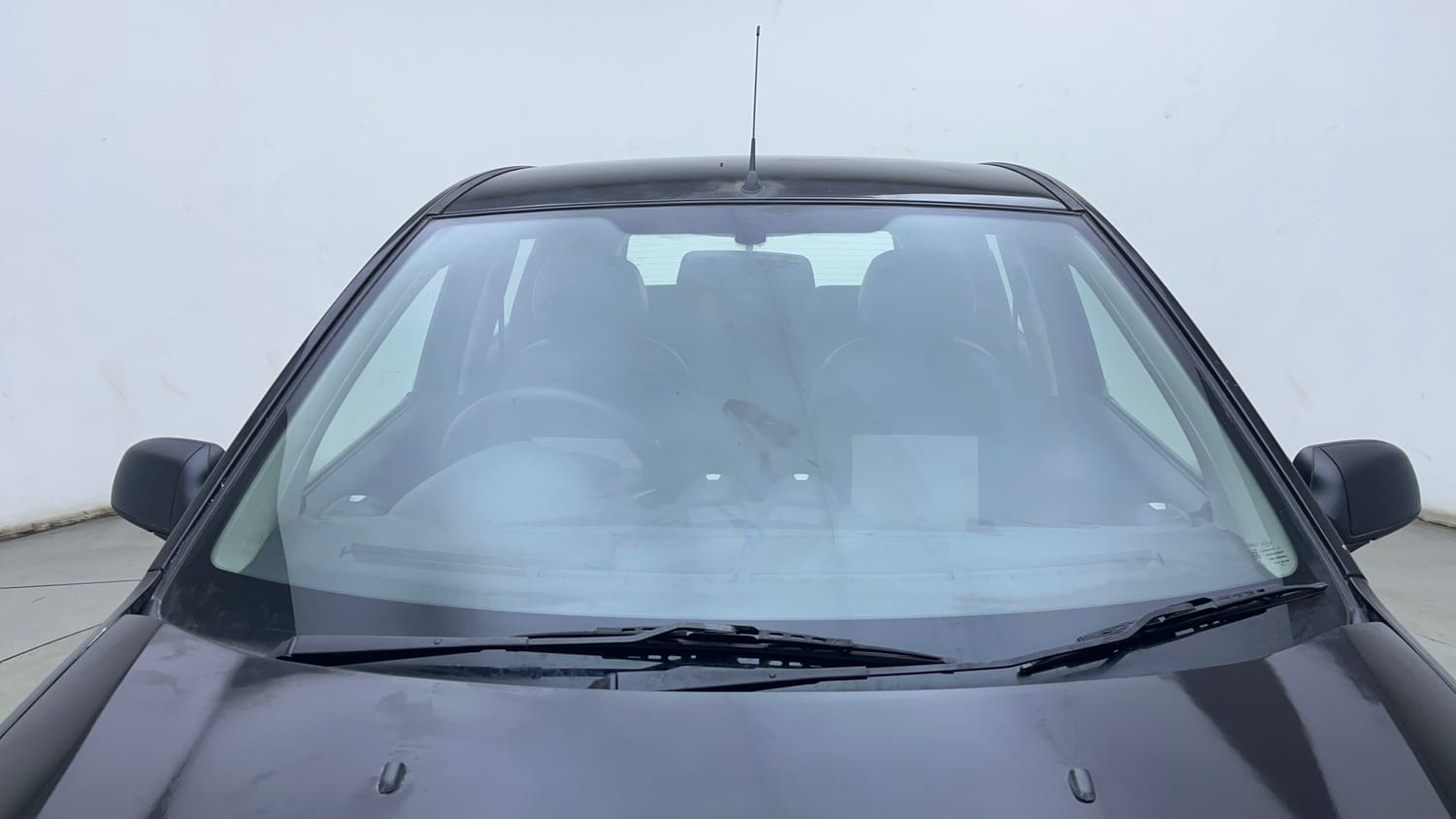 Used 2013 Ford Figo Duratec Petrol ZXI 1.2 Petrol Manual exterior FRONT WINDSHIELD VIEW