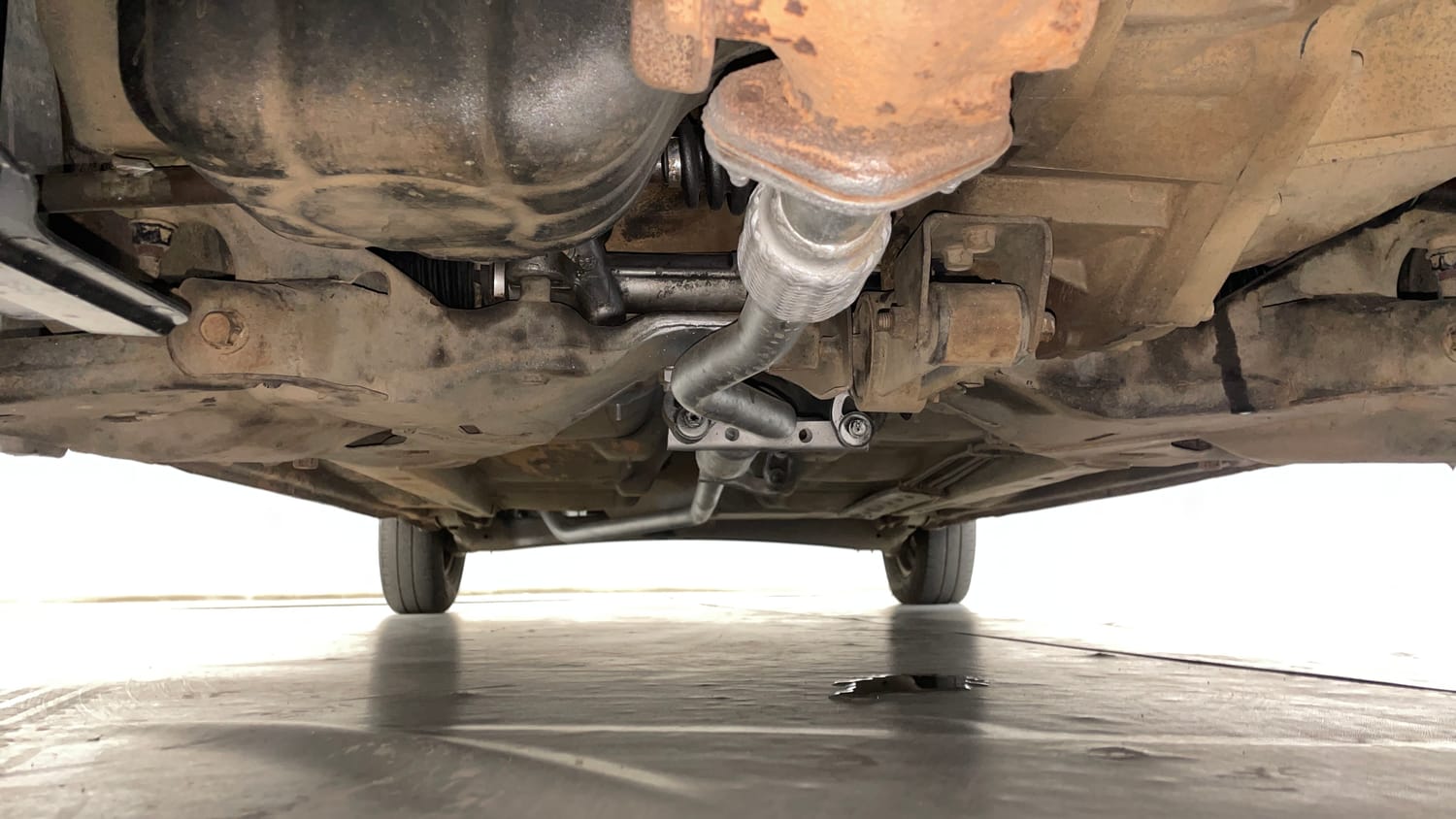 Used 2012 Hyundai i10 Era 1.1 iRDE2 Petrol Manual extra FRONT LEFT UNDERBODY VIEW