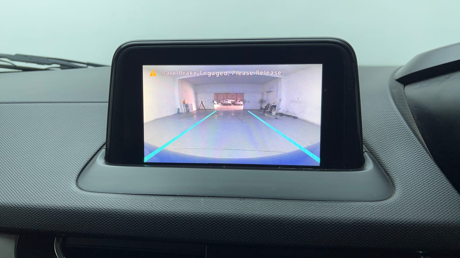 Used 2020 Tata Nexon XZ Plus Petrol Manual top_features Rear camera