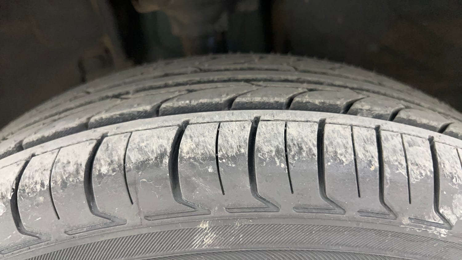 Used 2022 Renault Kwid RXT 1.0 (O) Petrol Manual tyres LEFT FRONT TYRE TREAD VIEW