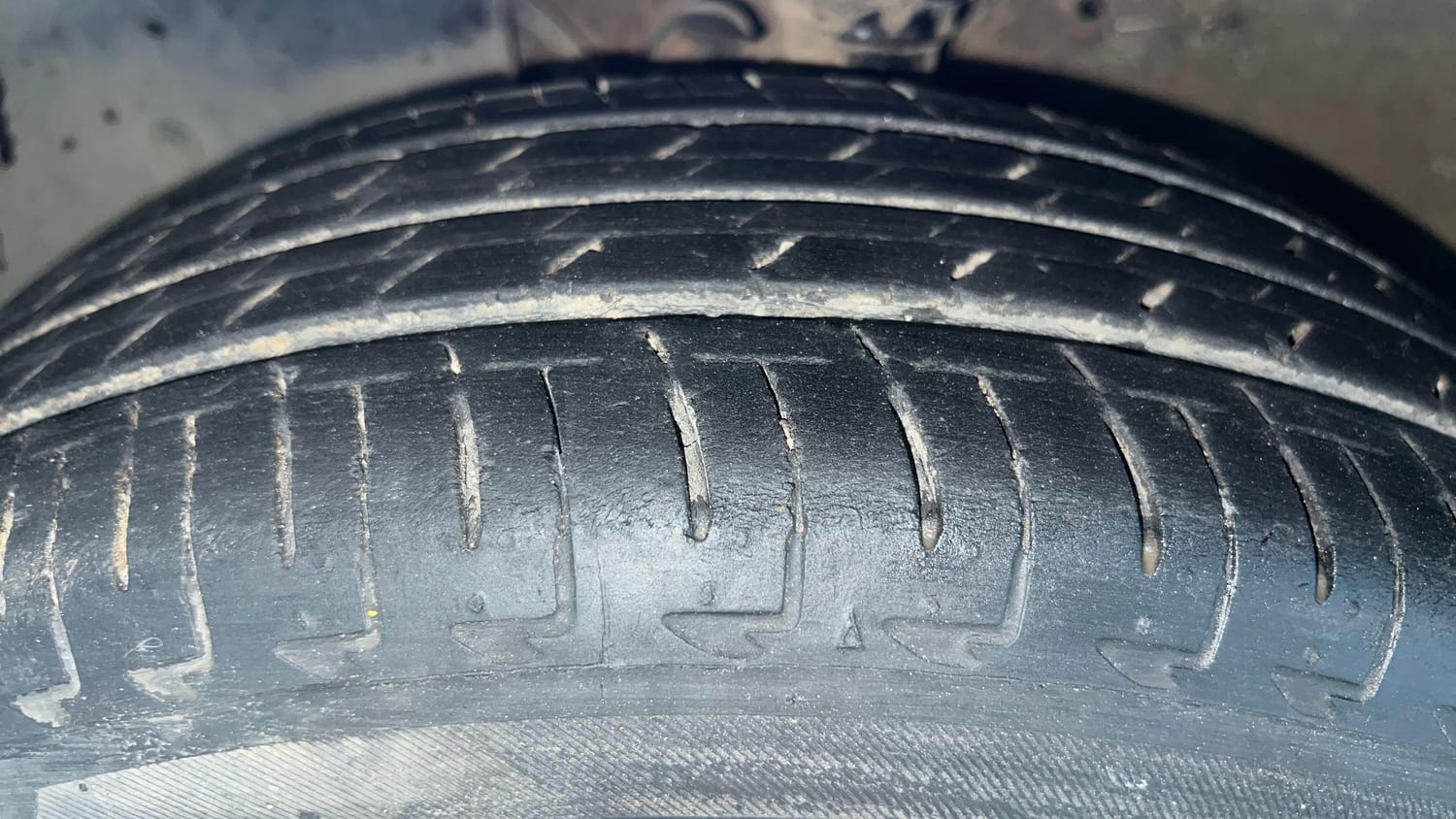 Used 2023 Maruti Suzuki Ignis Sigma 1.2 MT Petrol Manual tyres LEFT FRONT TYRE TREAD VIEW