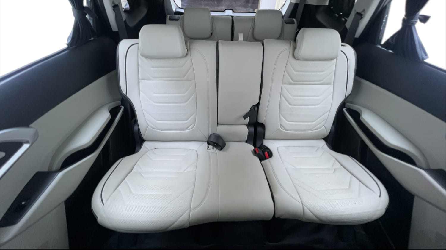 Used 2022 Kia Carens Prestige 1.4 Petrol MT 7 STR Petrol Manual interior REAR SEAT CONDITION VIEW
