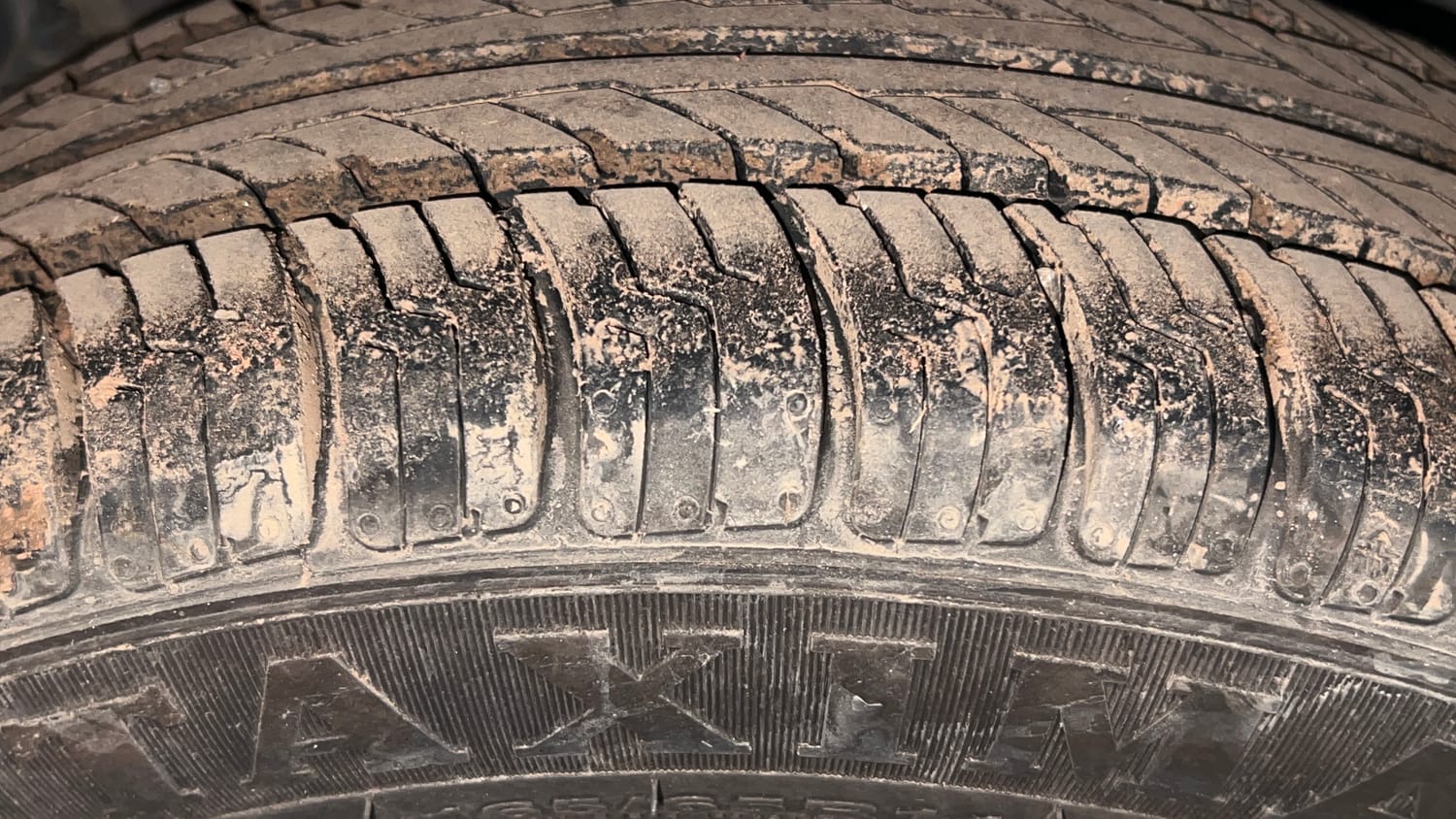 Used 2018 Hyundai Grand i10 Sportz 1.2 Kappa VTVT Petrol Manual tyres RIGHT REAR TYRE TREAD VIEW