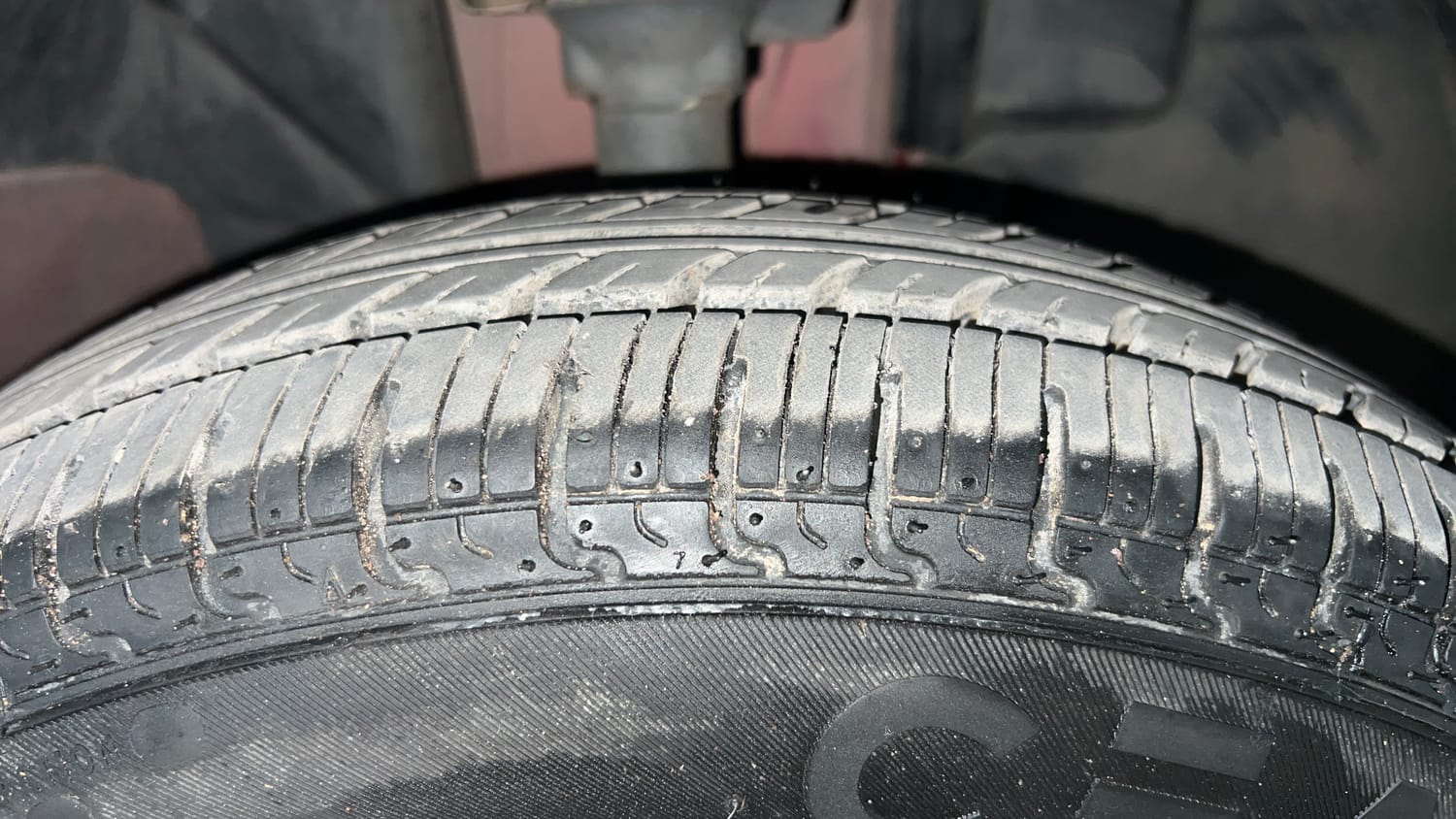Used 2019 Renault Kwid RXT (O) 1.0 SCE Edition Petrol Manual tyres RIGHT FRONT TYRE TREAD VIEW
