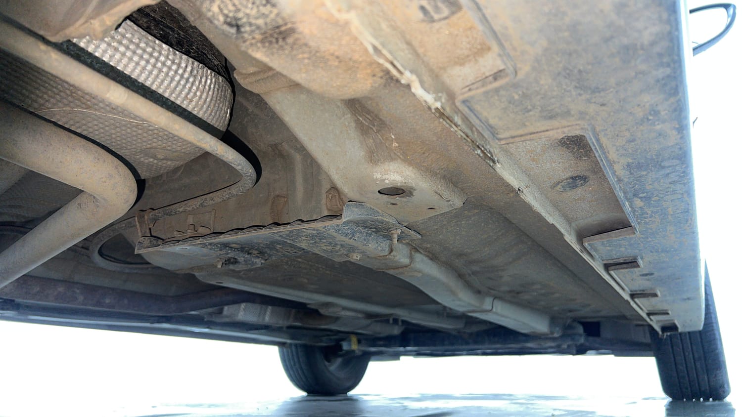 Used 2022 Hyundai i20 Asta (O) 1.2 IVT Petrol Automatic extra REAR RIGHT UNDERBODY VIEW