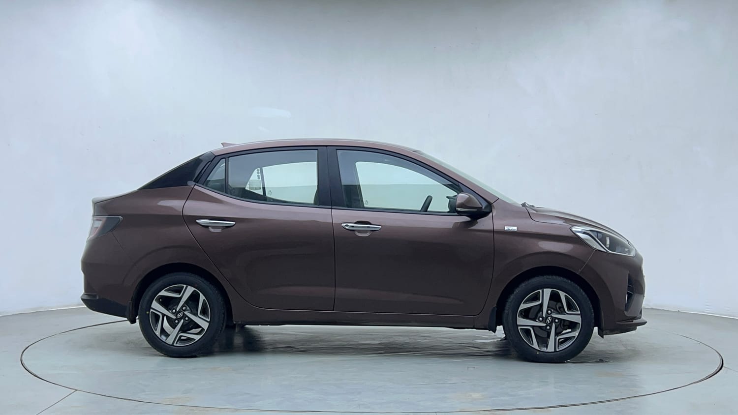 Used 2020 Hyundai Aura SX Plus 1.2 AMT Petrol Petrol Automatic exterior RIGHT SIDE VIEW