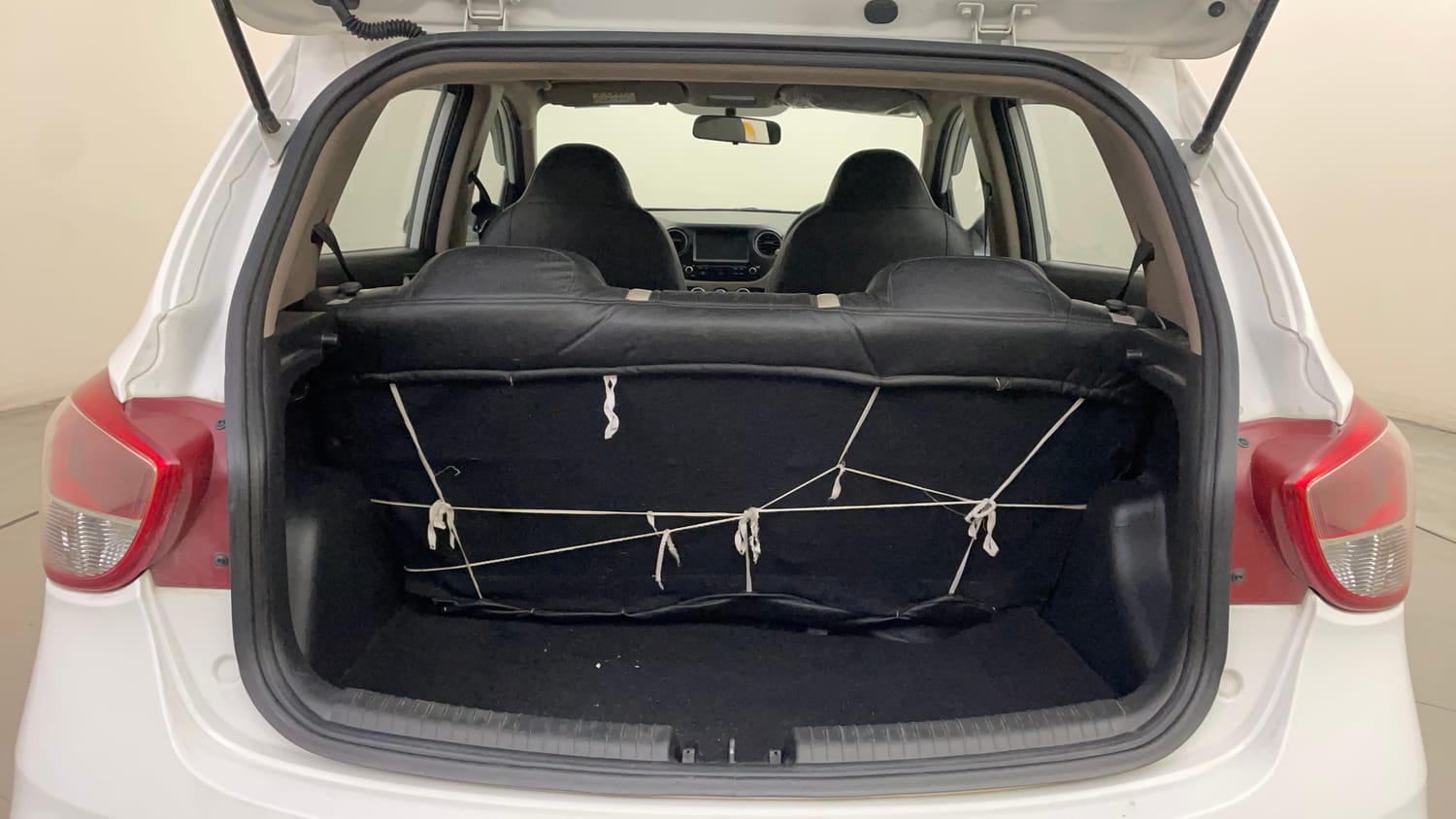 Used 2020 Hyundai Grand i10 Sportz 1.2 Kappa VTVT Petrol Manual interior DICKY INSIDE VIEW