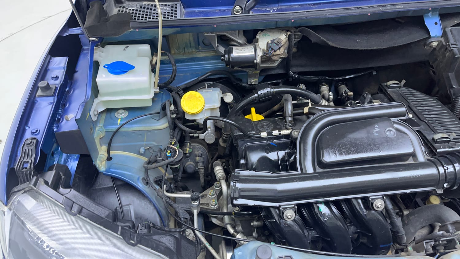 Used 2020 Renault Kwid CLIMBER 1.0 AMT Opt Petrol Automatic engine ENGINE RIGHT SIDE VIEW