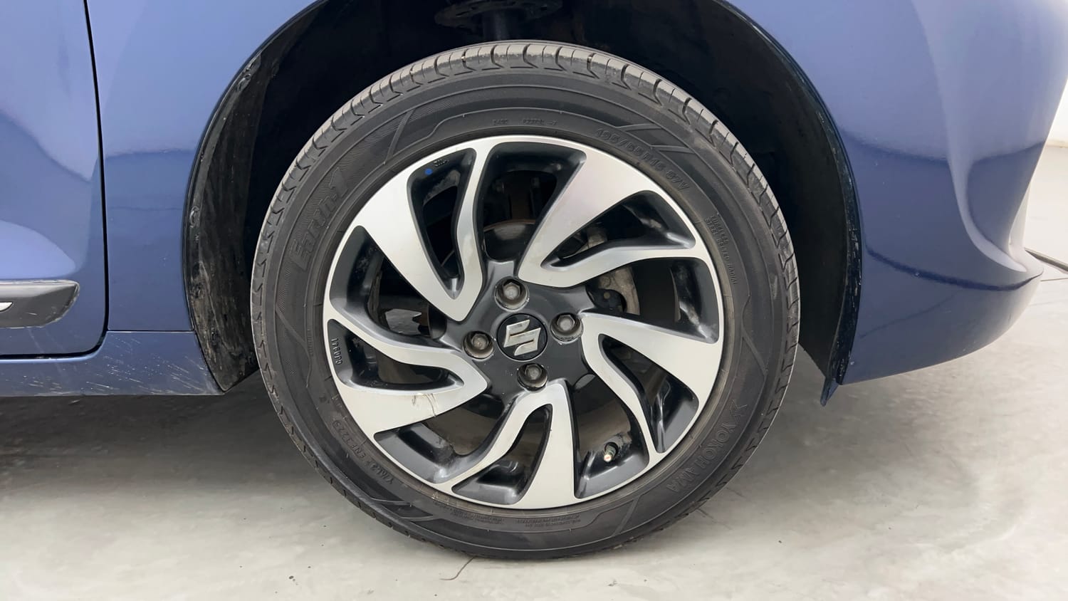 Used 2020 Maruti Suzuki Baleno Zeta Petrol Manual tyres RIGHT FRONT TYRE RIM VIEW