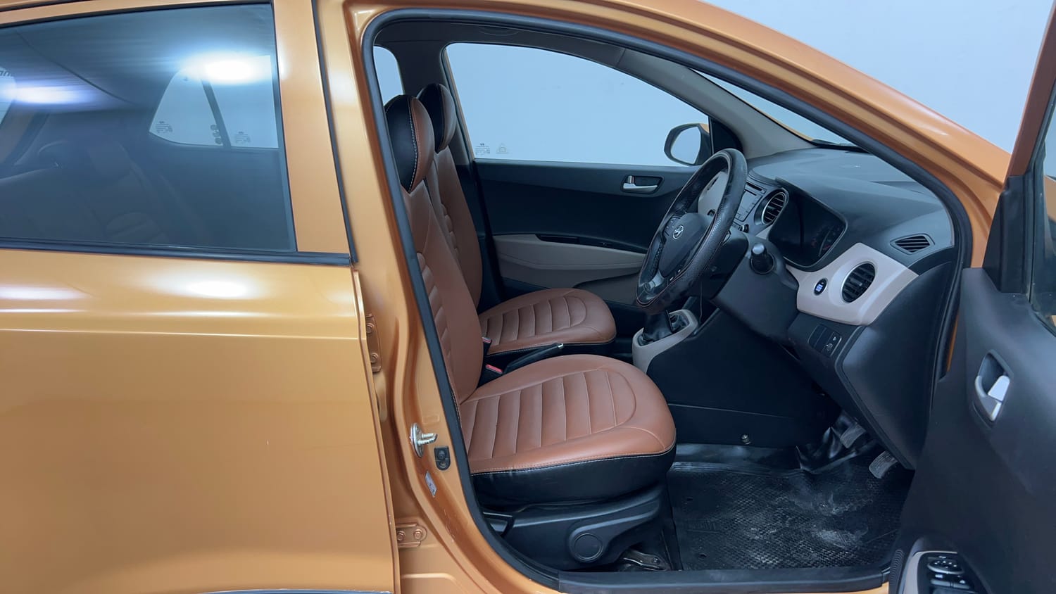 Used 2014 Hyundai Grand i10 Asta 1.2 Kappa VTVT (O) Petrol Manual interior RIGHT SIDE FRONT DOOR CABIN VIEW