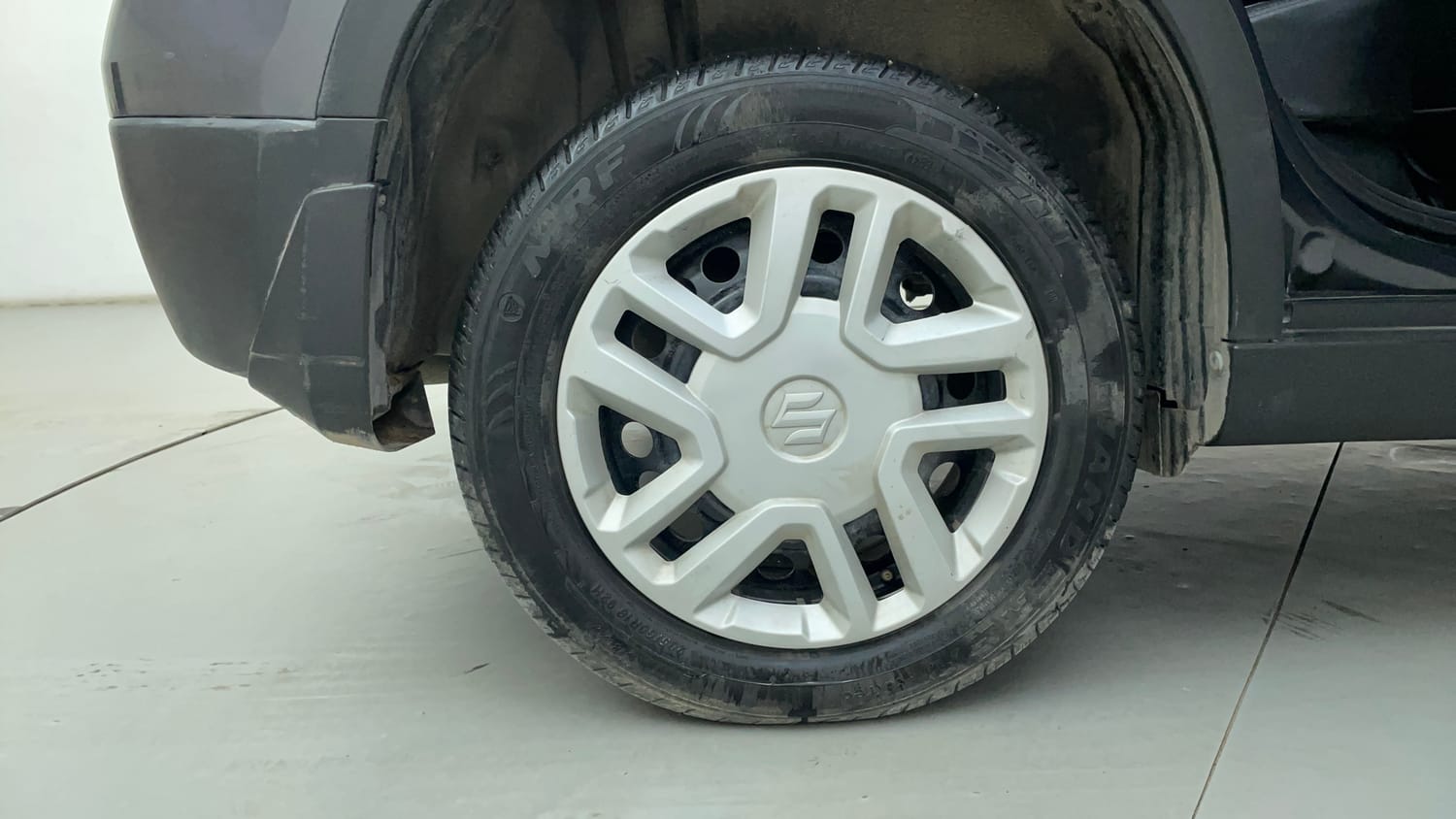 Used 2022 maruti-suzuki Vitara Brezza VXi Petrol Manual tyres RIGHT REAR TYRE RIM VIEW