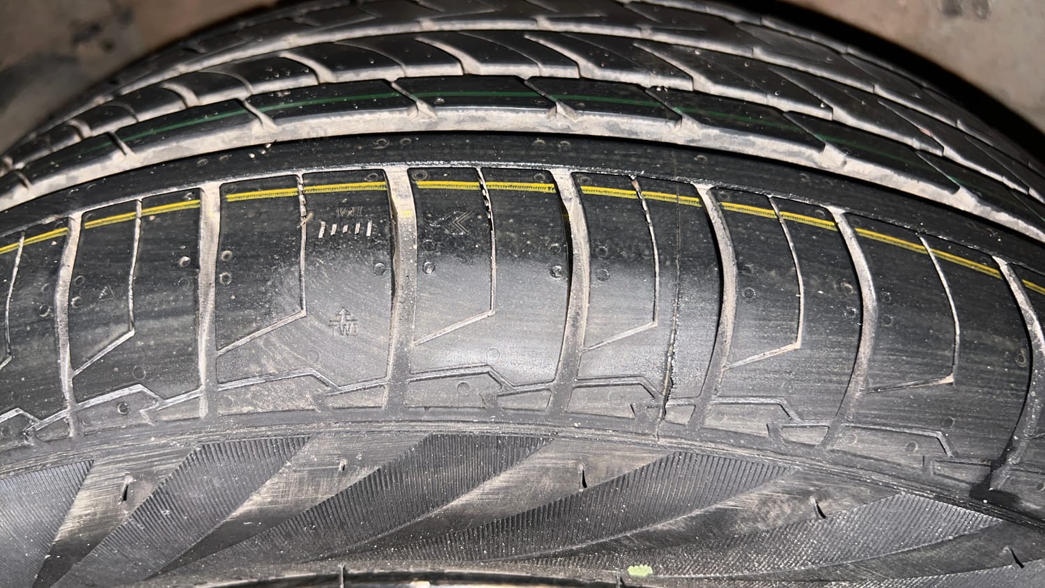 Used 2018 Tata Nexon XZA Plus Diesel Diesel Automatic tyres RIGHT REAR TYRE TREAD VIEW