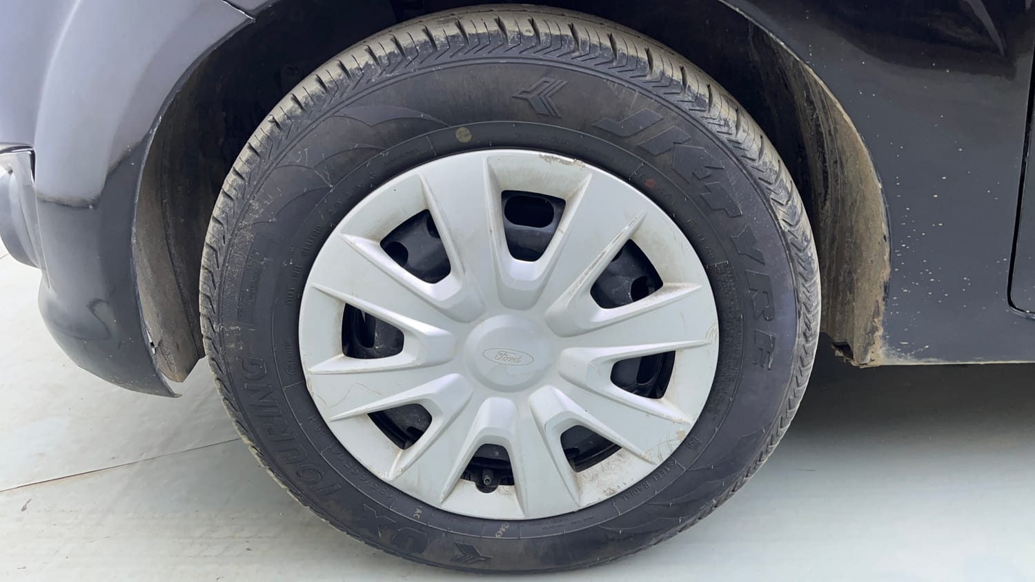 Used 2013 Ford Figo Duratec Petrol ZXI 1.2 Petrol Manual tyres LEFT FRONT TYRE RIM VIEW