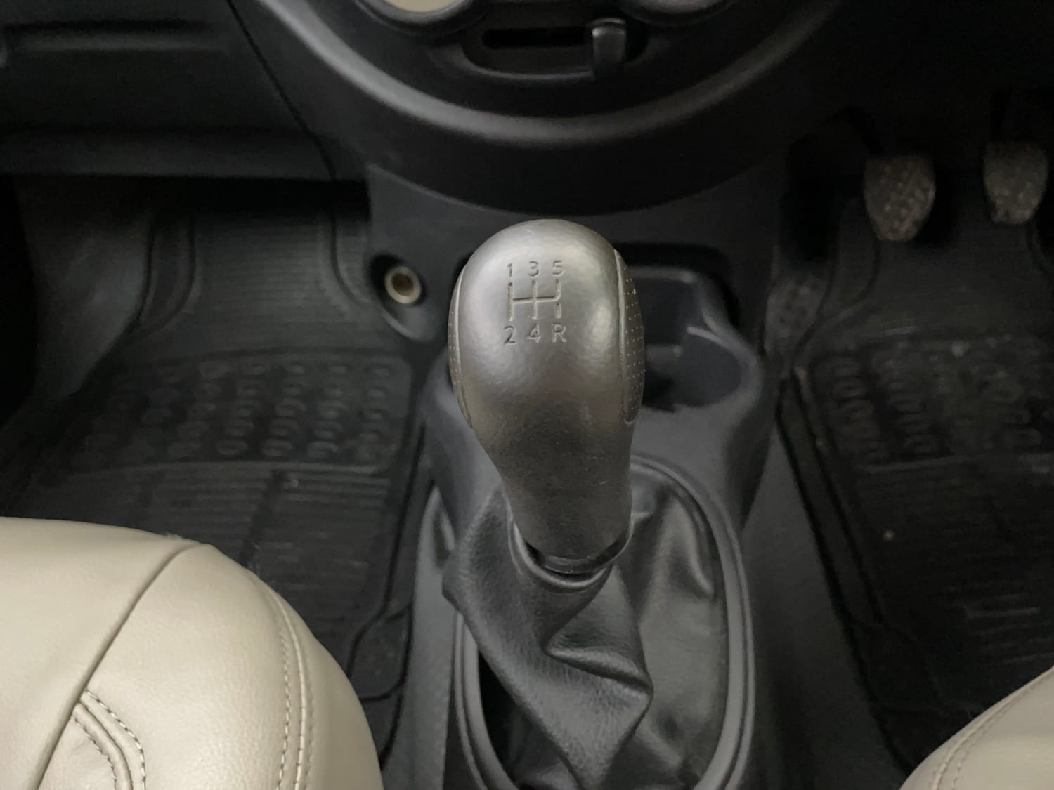 Used 2013 Nissan Micra XL Petrol Petrol Manual interior GEAR  KNOB VIEW