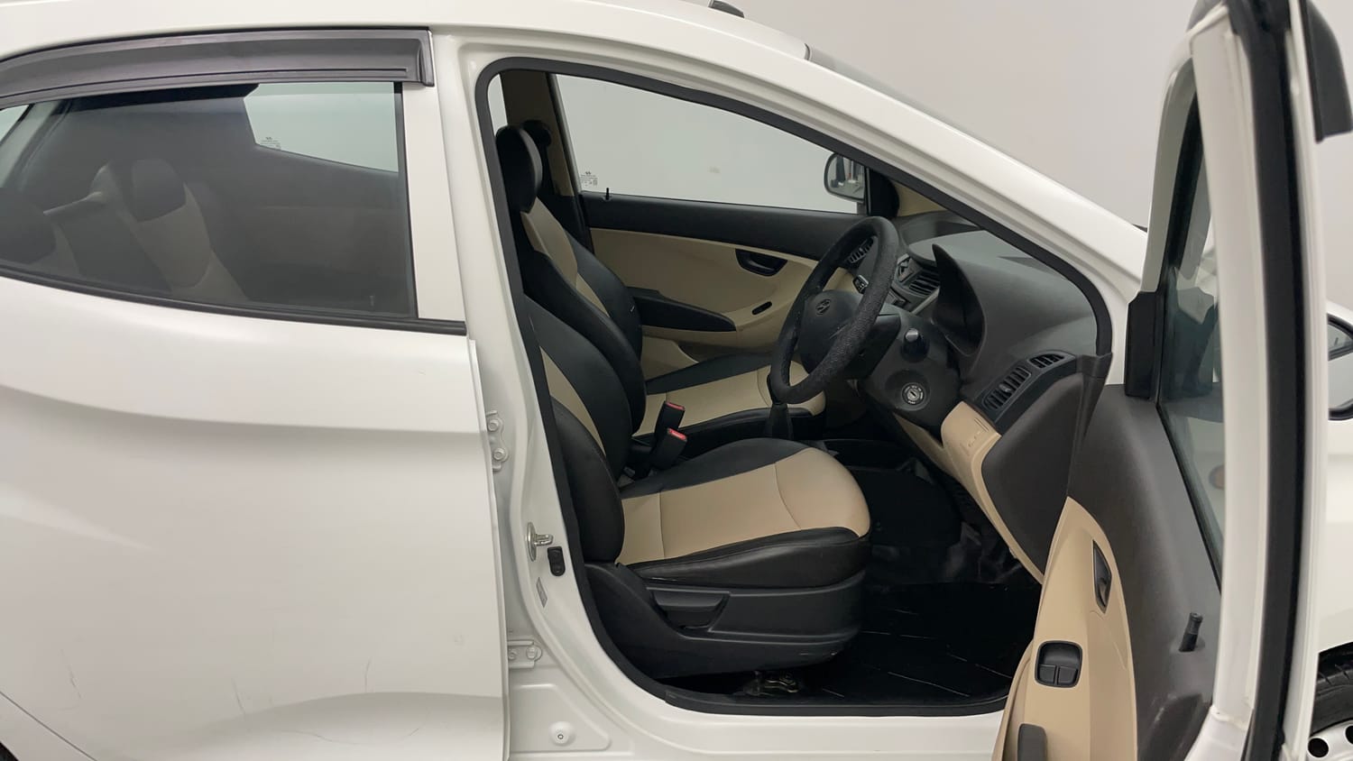 Used 2016 Hyundai Eon Era Petrol Manual interior RIGHT SIDE FRONT DOOR CABIN VIEW