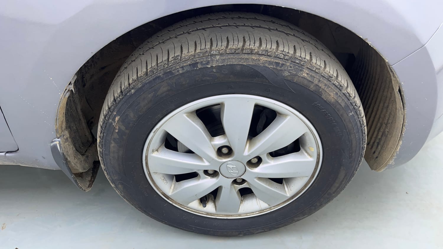Used 2014 Hyundai i20 Asta 1.2 Petrol Manual tyres RIGHT FRONT TYRE RIM VIEW