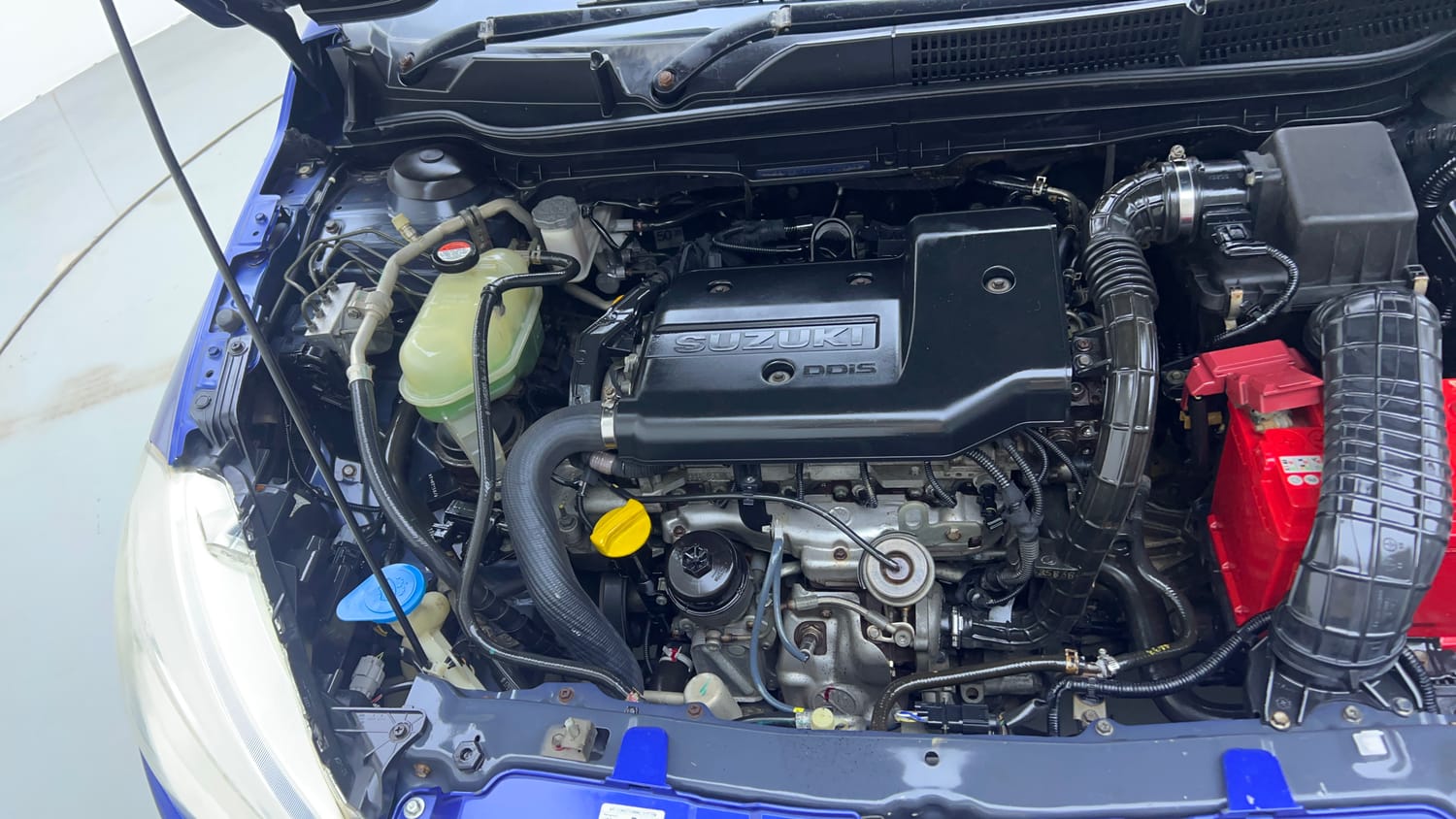 Used 2015 Maruti Suzuki S-Cross Alpha 1.3 Diesel Manual engine ENGINE RIGHT SIDE VIEW
