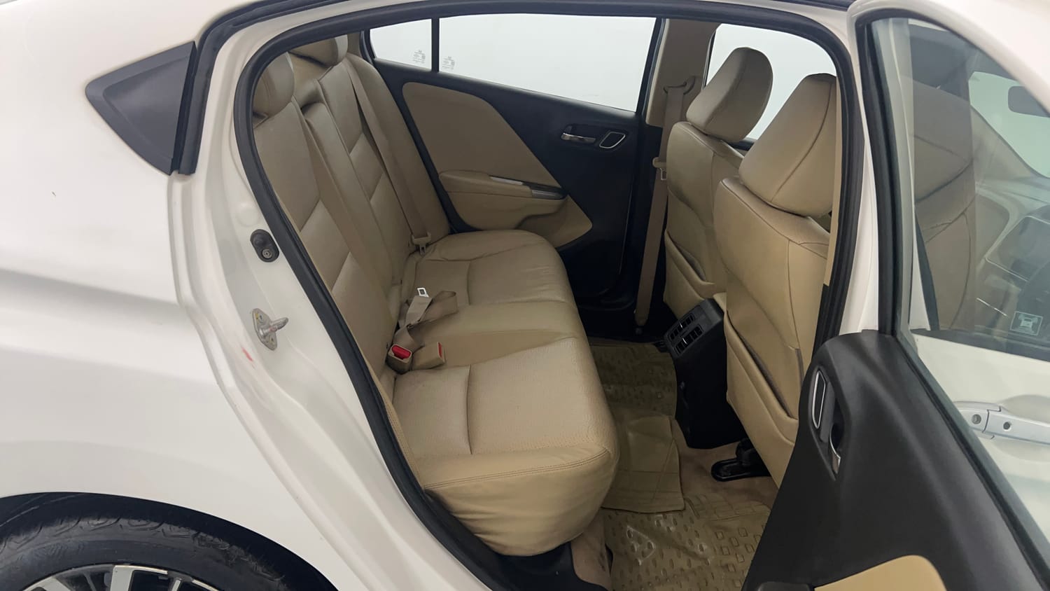 Used 2020 Honda City ZX Petrol Petrol Manual interior RIGHT SIDE REAR DOOR CABIN VIEW