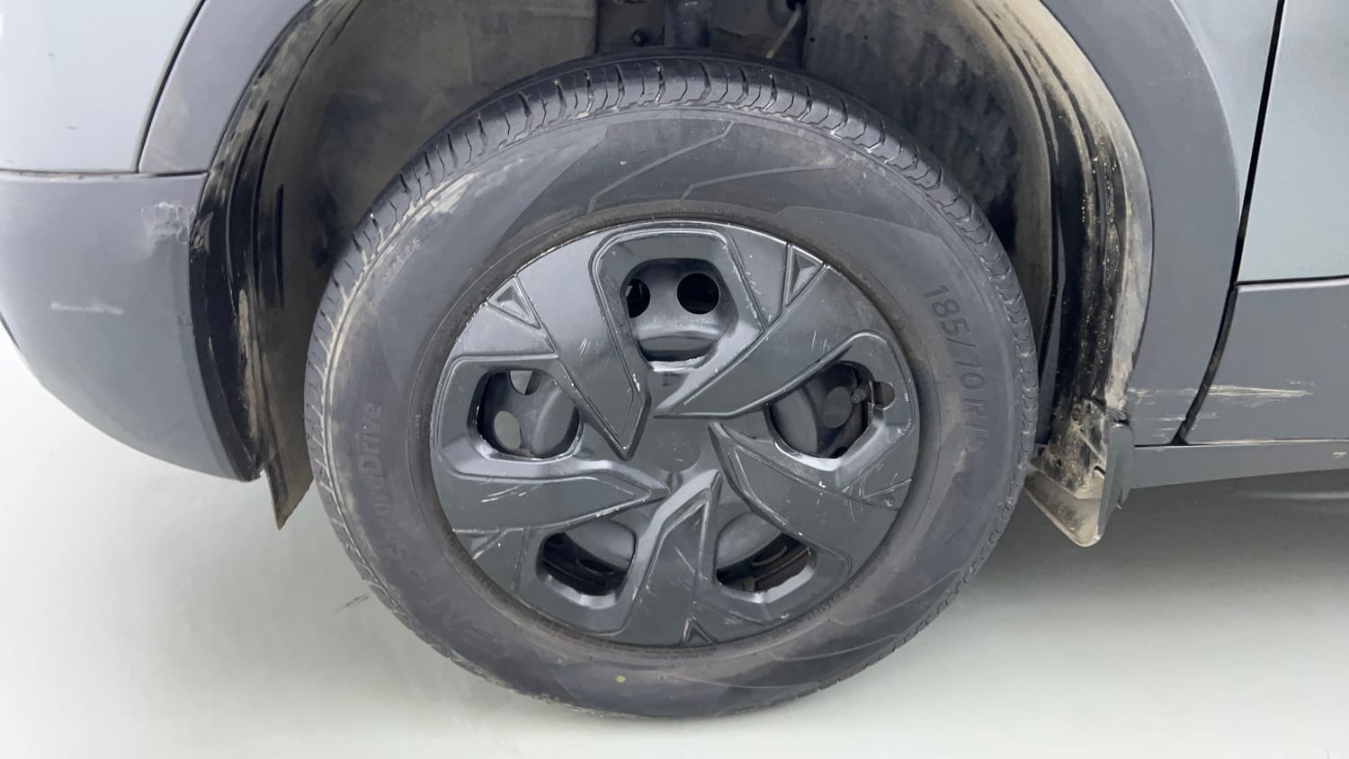 Used 2024 Tata Punch Pure MT Petrol Manual tyres LEFT FRONT TYRE RIM VIEW