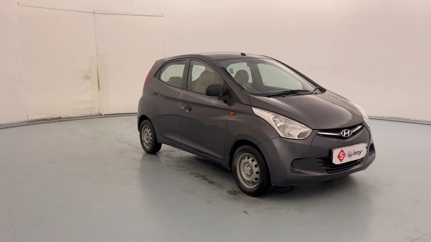 Used 2017 Hyundai Eon Era + AirBag Petrol Manual exterior RIGHT FRONT CORNER VIEW