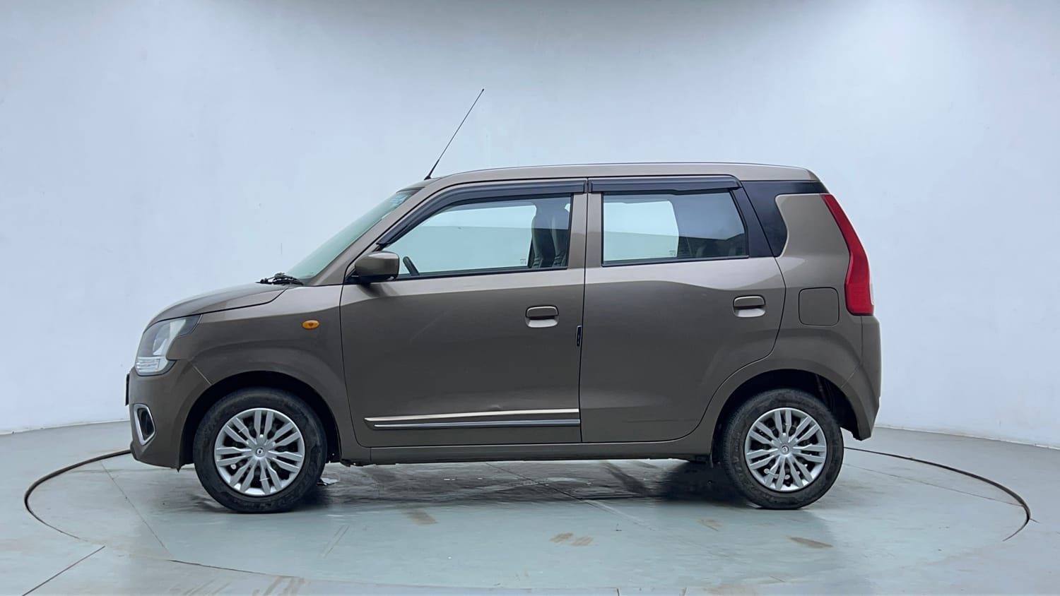 Used 2024 Maruti Suzuki Wagon R VXI 1.0 CNG Cng Manual exterior LEFT SIDE VIEW