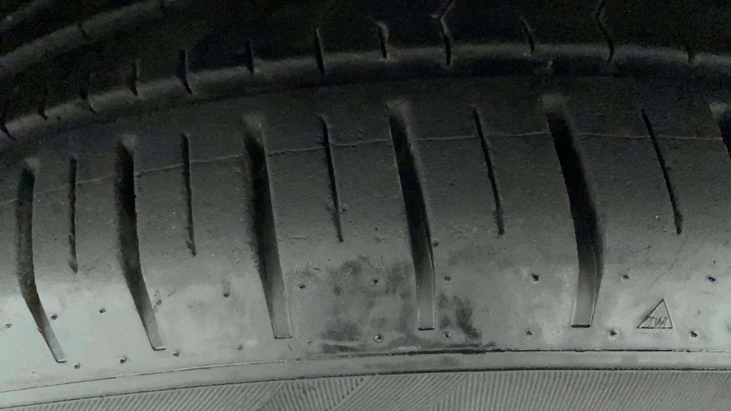 Used 2022 Volkswagen Taigun GT 1.5 TSI MT Petrol Manual tyres LEFT FRONT TYRE TREAD VIEW