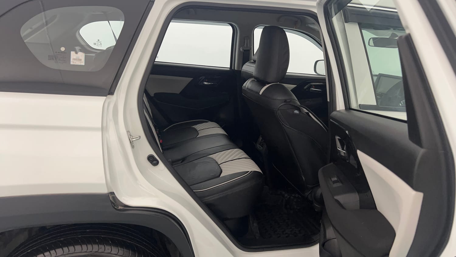 Used 2026 Maruti Suzuki Victoris VXI MT 2W Petrol Manual interior RIGHT SIDE REAR DOOR CABIN VIEW