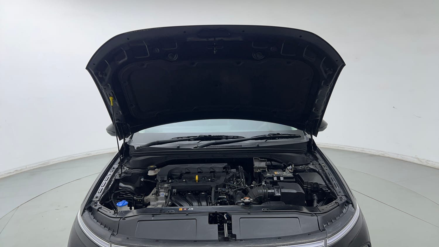 Used 2024 Hyundai Verna SX 1.5 Petrol MT Petrol Manual engine ENGINE & BONNET OPEN FRONT VIEW